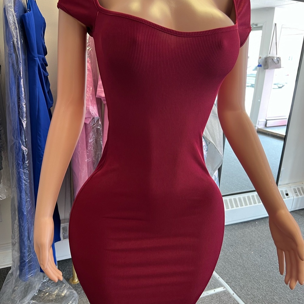Beautiful Dress - Picture 5 of 5